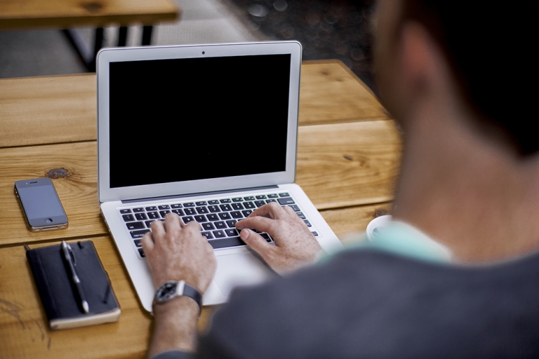 Cos’è un moderatore? Alla scoperta di questa figura del web